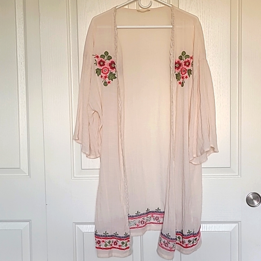 Floral Embroidered Kimono - Cream